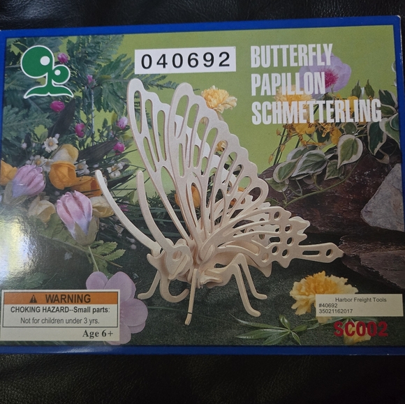 Butterfly wood puzzle sculpture 6+ NEW in box - Picture 3 of 3